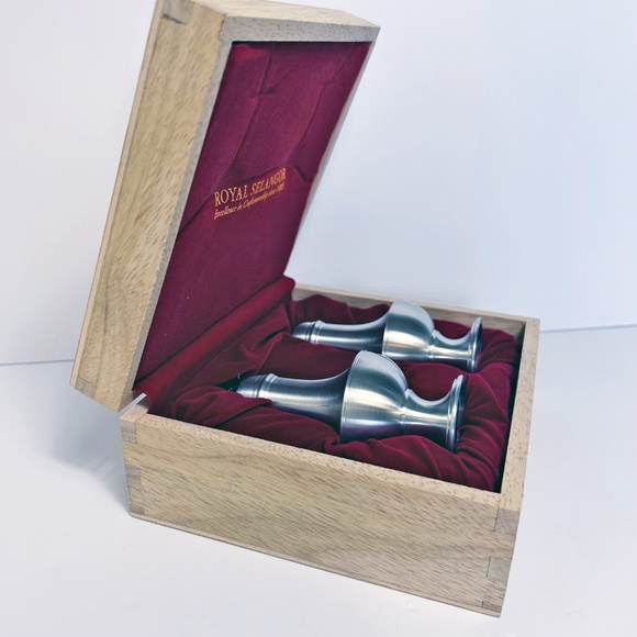 New in Wood Box Royal Selangor Pewter salt & pepper shakers - Picture 7 of 10